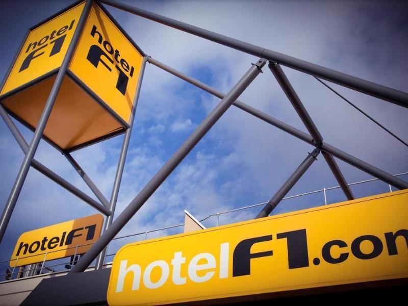 Hotelf1 Laval Changé Exterior photo